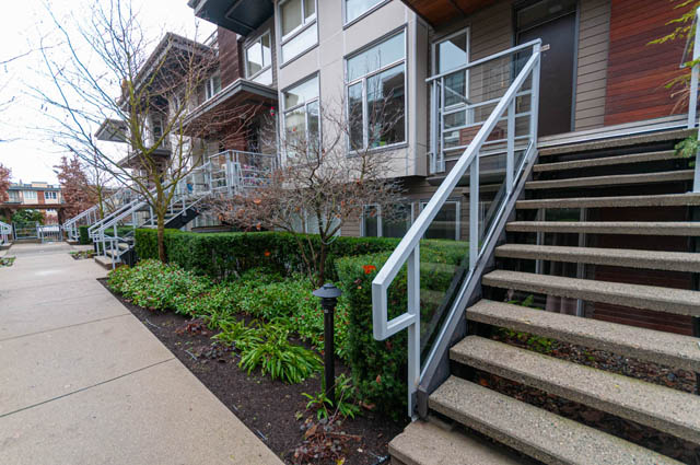 208 735 w 15th st north vancouver hamilton