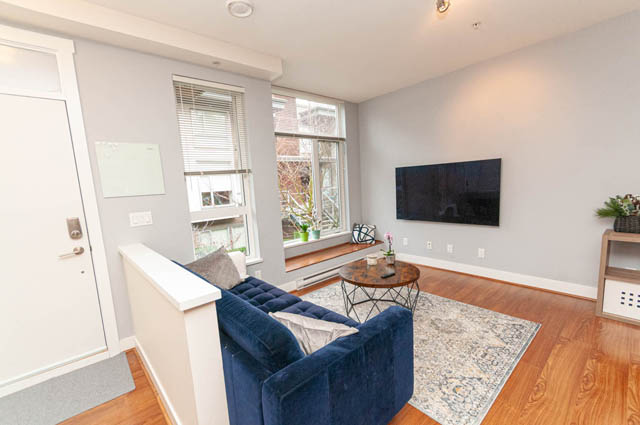 208 735 w 15th st north vancouver hamilton