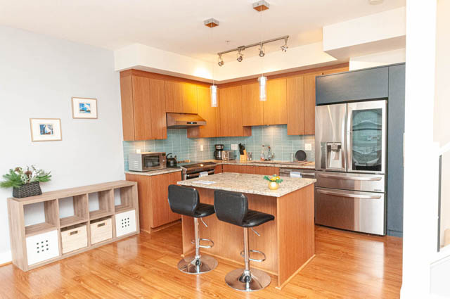 208 735 w 15th st north vancouver hamilton