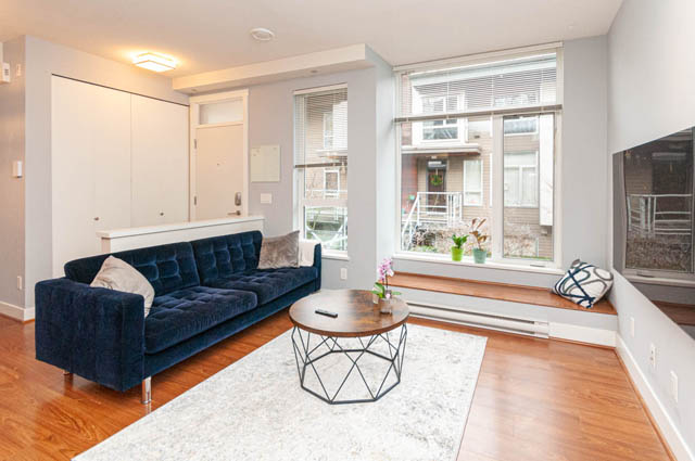 208 735 w 15th st north vancouver hamilton