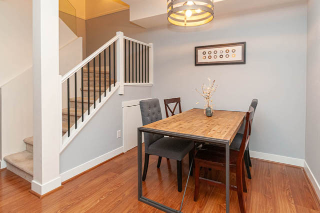 208 735 w 15th st north vancouver hamilton