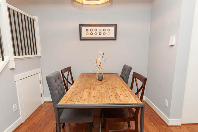 208 735 w 15th st north vancouver hamilton