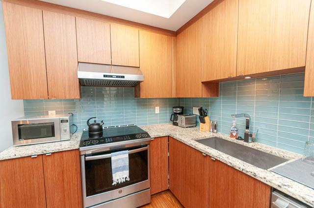 208 735 w 15th st north vancouver hamilton