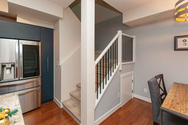 208 735 w 15th st north vancouver hamilton
