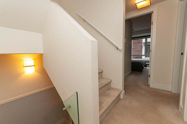208 735 w 15th st north vancouver hamilton