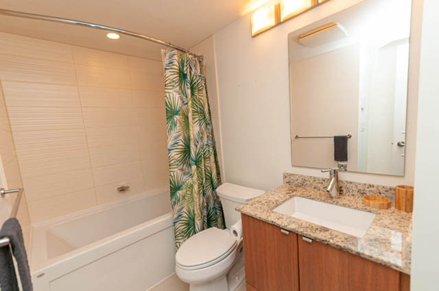 208 735 w 15th st north vancouver hamilton