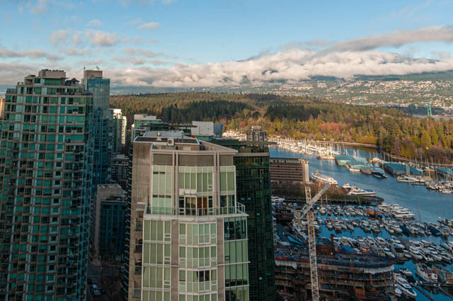 Furnished 3-bedroom + den with stunning city view and modern furnishings. - 3102 - 1211 Melville Street, Vancouver Downtown
