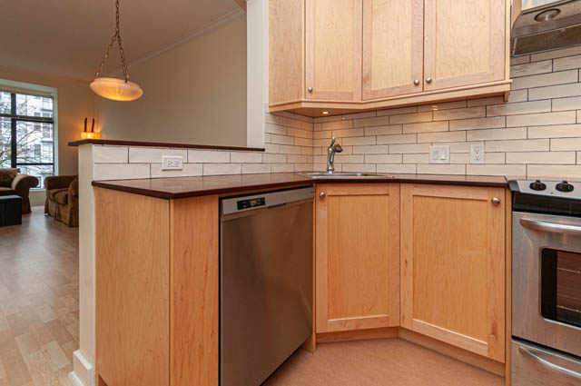 202 2175 salal drive vancouver west side kitsilano
