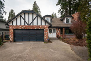 2275 Lloyd Ave 