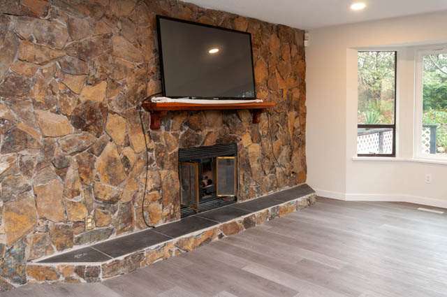 2275 lloyd ave north vancouver pemberton heights
