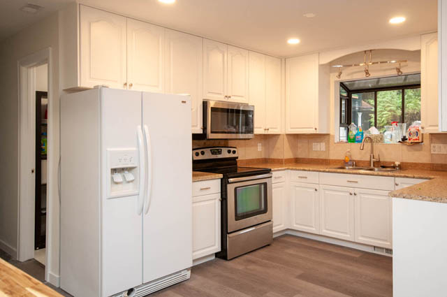 2275 lloyd ave north vancouver pemberton heights