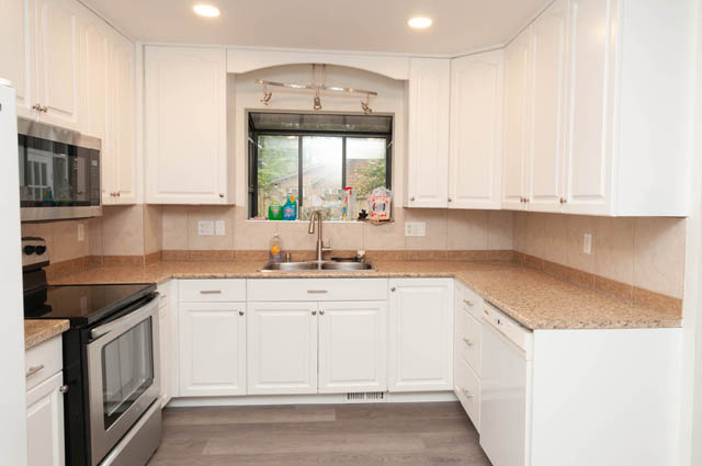 2275 lloyd ave north vancouver pemberton heights