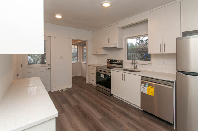  upper 1250 west 16th north vancouver norgate