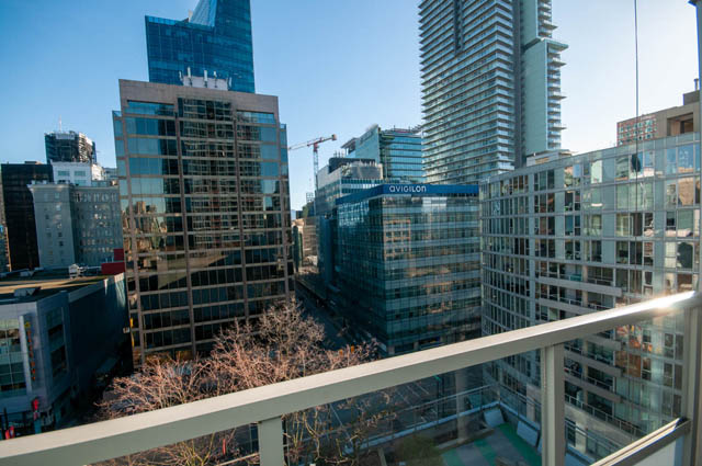 Furnished 1-bedroom + den with stunning city view and modern glass facade. - 1102-833 Seymour Street, Vancouver Downtown