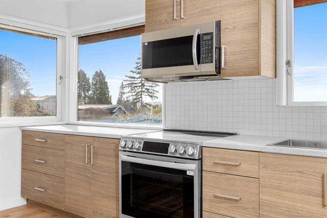 2366 nelson ave west vancouver dundarave