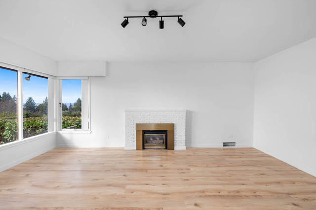 2366 nelson ave west vancouver dundarave