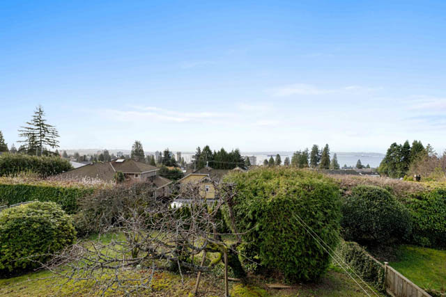 2366 nelson ave west vancouver dundarave