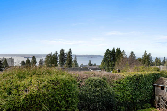 2366 nelson ave west vancouver dundarave