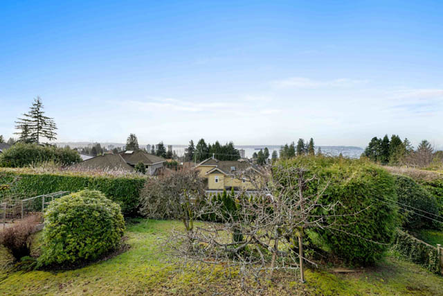 2366 nelson ave west vancouver dundarave