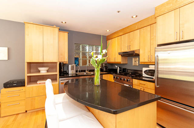 1375 laburnum st vancouver west side kits point