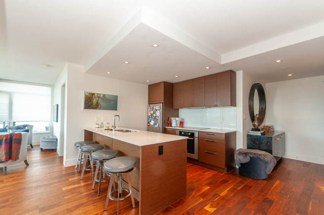 1405 111 east 13th street north vancouver lonsdale