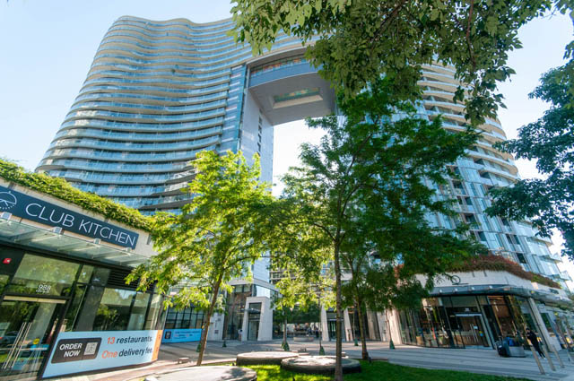Spacious penthouse with modern furnishings and stunning city views. - 2818  - 89 Nelson Street, Vancouver Downtown