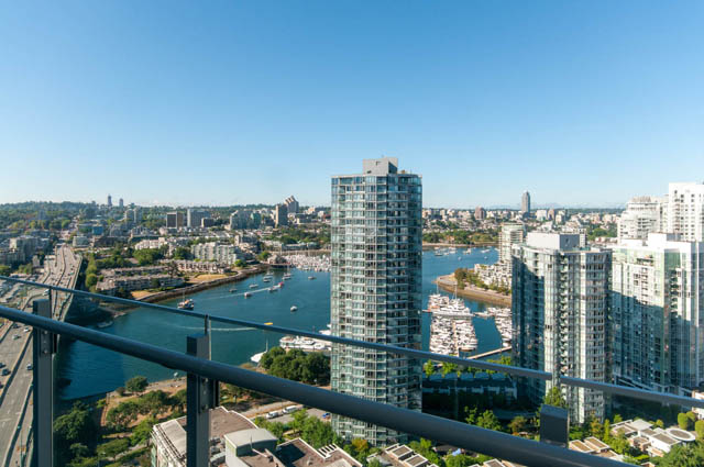 Spacious penthouse with stunning city view and waterfront access. - 2818  - 89 Nelson Street, Vancouver Downtown