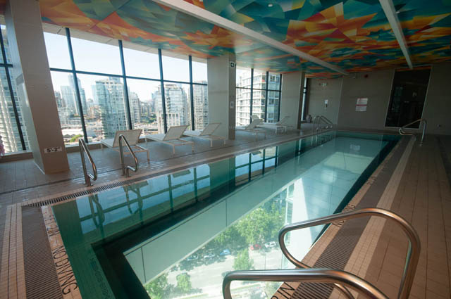 Spacious penthouse with a stunning city view and a luxurious indoor pool. - 2818  - 89 Nelson Street, Vancouver Downtown