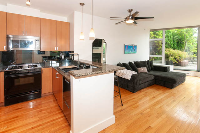 308 160 e 13th st north vancouver lonsdale