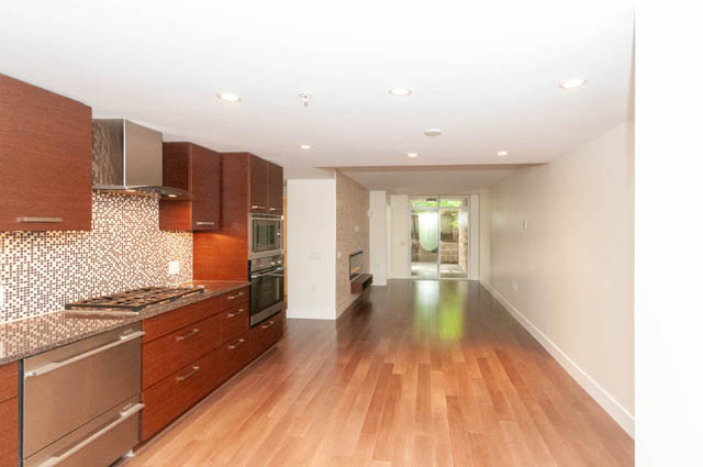 105 210 west 13th street north vancouver lonsdale