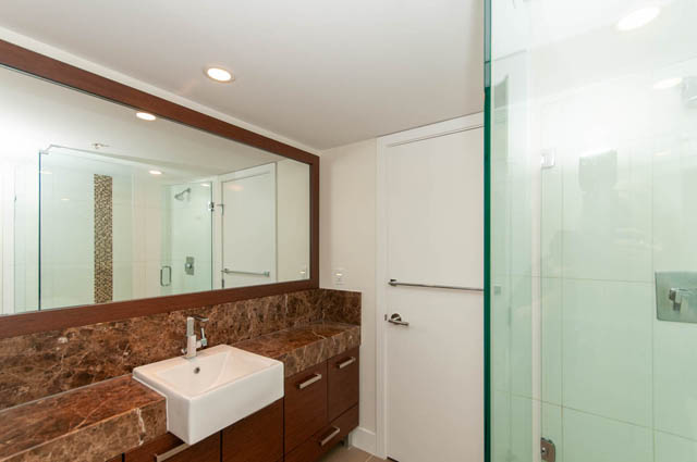 105 210 west 13th street north vancouver lonsdale