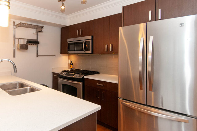 206 857 15th st west north vancouver hamilton