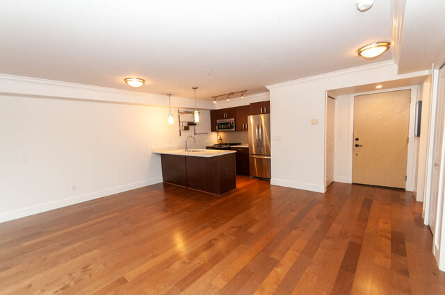 206 857 15th st west north vancouver hamilton