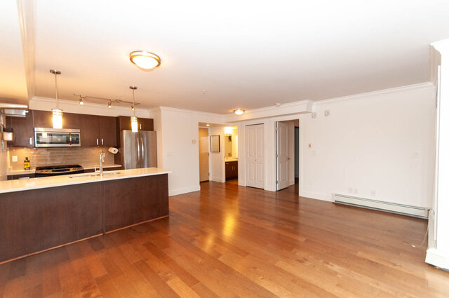 206 857 15th st west north vancouver hamilton