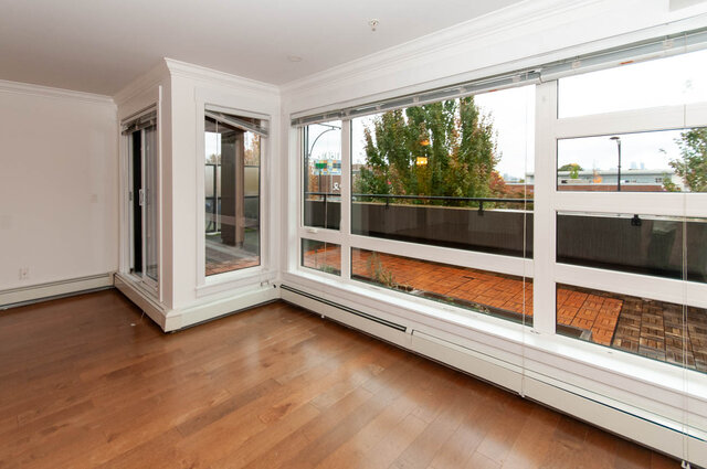 206 857 15th st west north vancouver hamilton