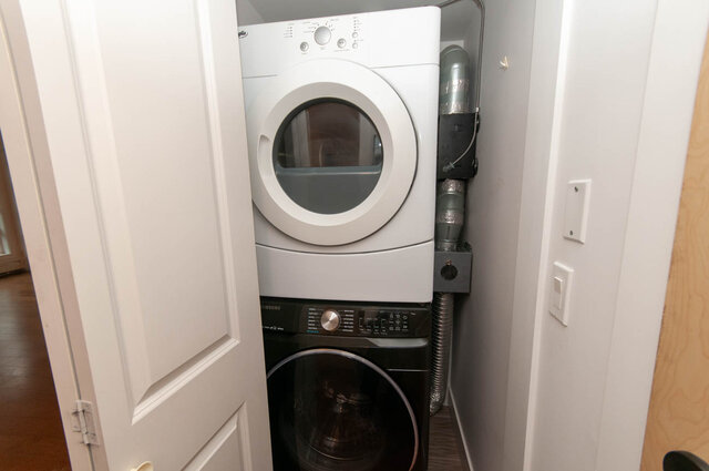 206 857 15th st west north vancouver hamilton