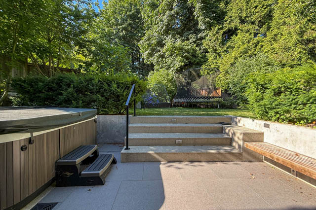 3118 fairmont road north vancouver edgemont