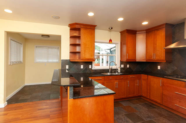 206 23rd street north vancouver lonsdale