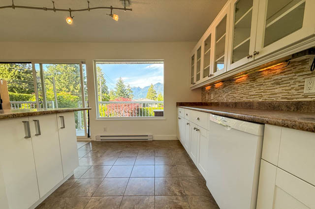 6440 royal ave west vancouver horseshoe bay