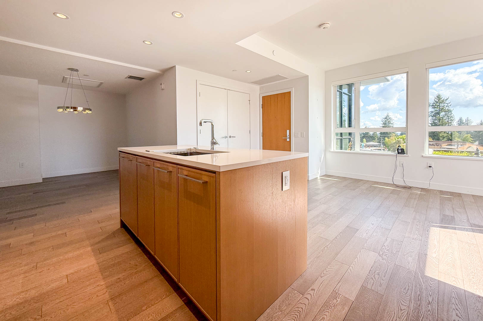 Picture of 2 bedroom penthouse in Edgemont condo unfurnished