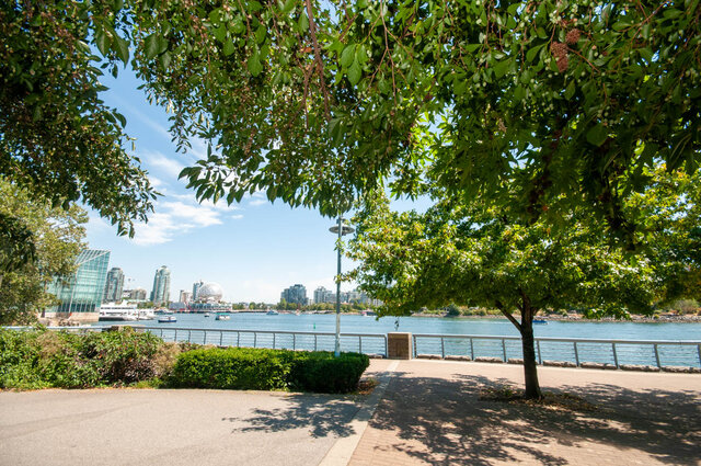 Furnished 1-bedroom + den with city view and waterfront access. - 3006 - 33 Smithe Street, Vancouver Downtown