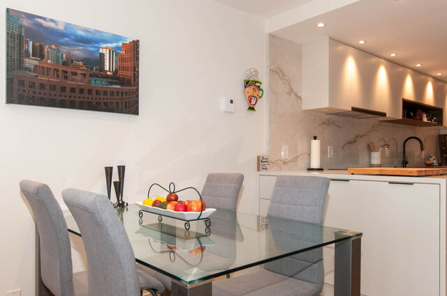 804 1470 pennyfarthing dr vancouver west side kitsilano