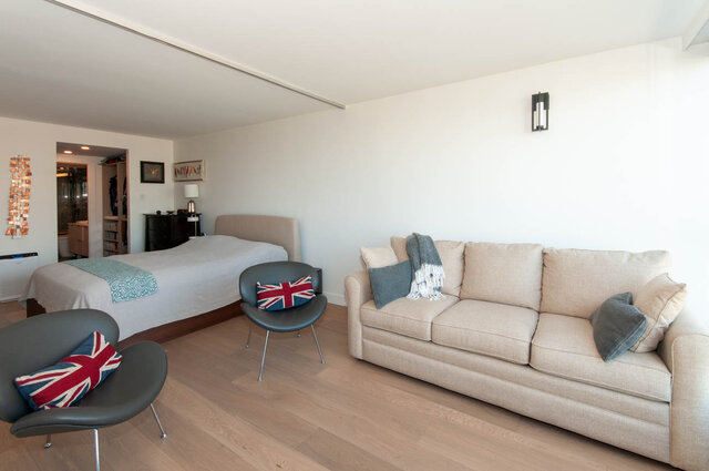804 1470 pennyfarthing dr vancouver west side kitsilano