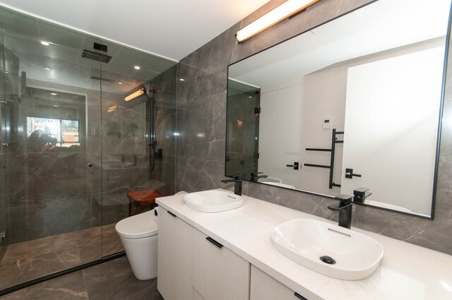 804 1470 pennyfarthing dr vancouver west side kitsilano