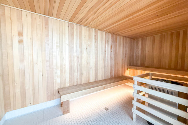 804 1470 pennyfarthing dr vancouver west side kitsilano