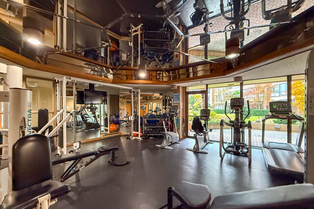 804 1470 pennyfarthing dr vancouver west side kitsilano