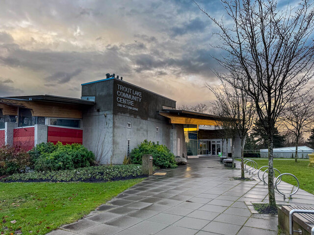 Spacious living room with modern furnishings and large windows. - TH 13 - 2030 East 20th Ave, Vancouver East Side