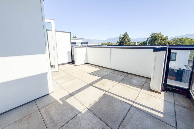 Spacious rooftop terrace with panoramic city view and modern furnishings. - TH 46- 2050 East 20th Ave, Vancouver East Side