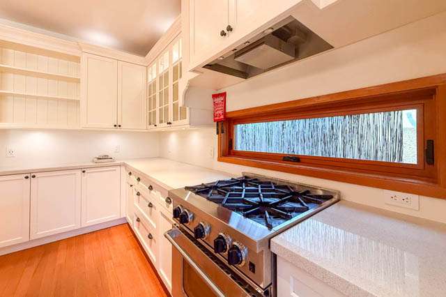 main 2082 e13th ave vancouver east side commercial drive
