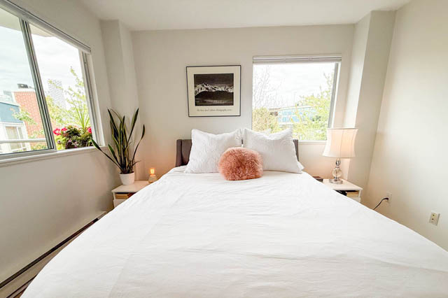 401 1508 mariner walk vancouver west side false creek south